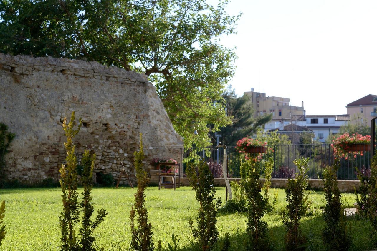 Torre Della Loggia - Dimora Storica - Ortona Bed & Breakfast Luaran gambar